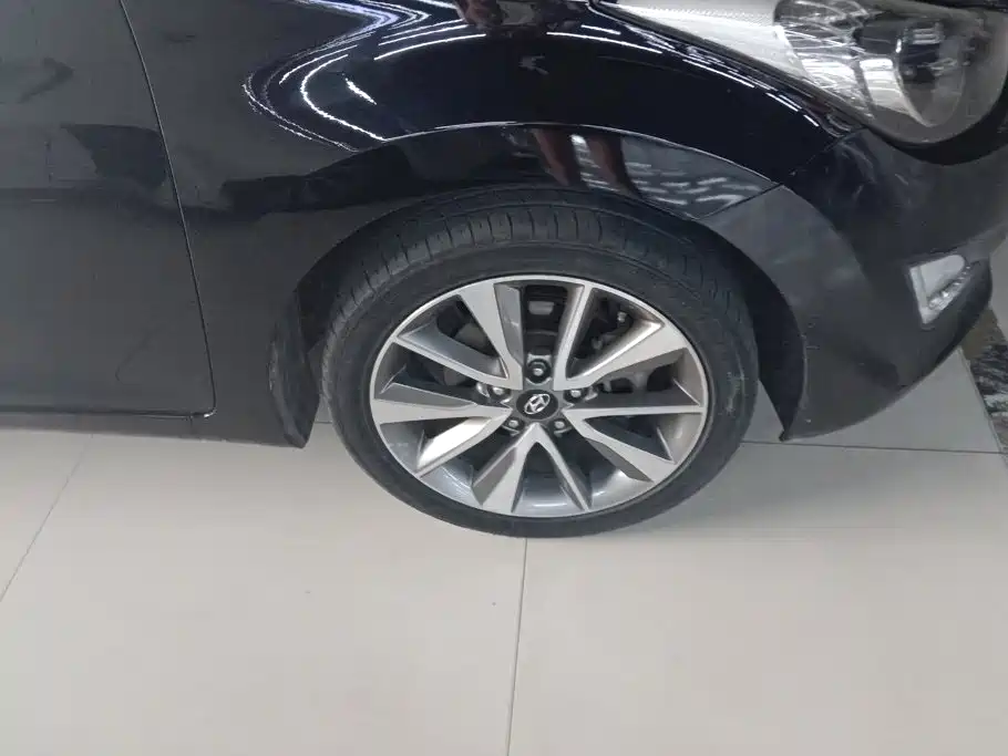 Hyundai Elantra 2015