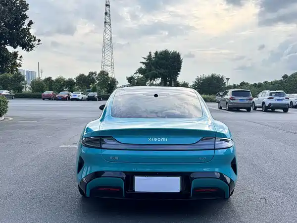 Xiaomi SU7 2025