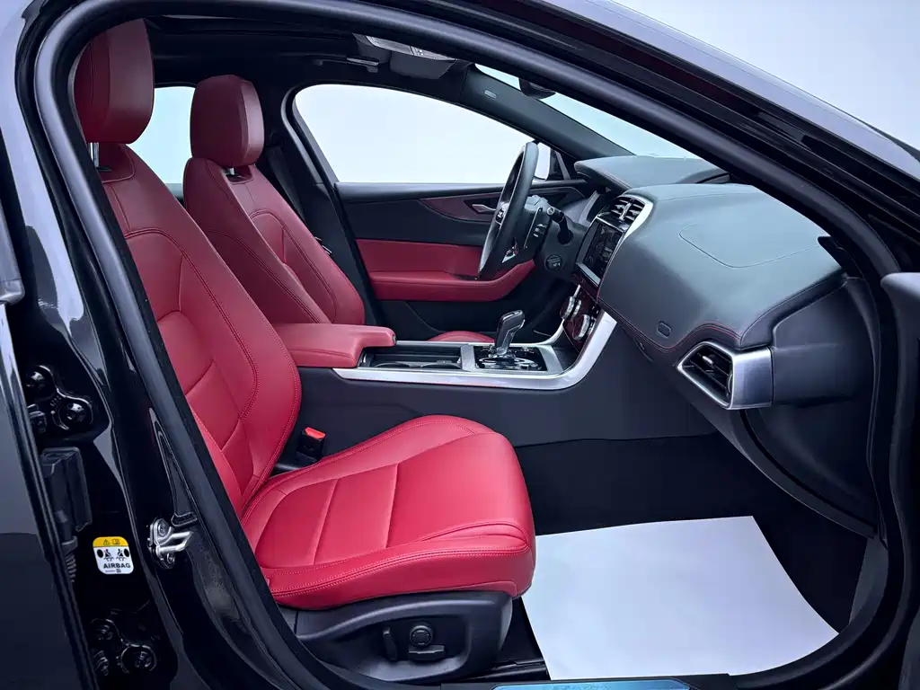 Jaguar XEL 2023 — фото 16