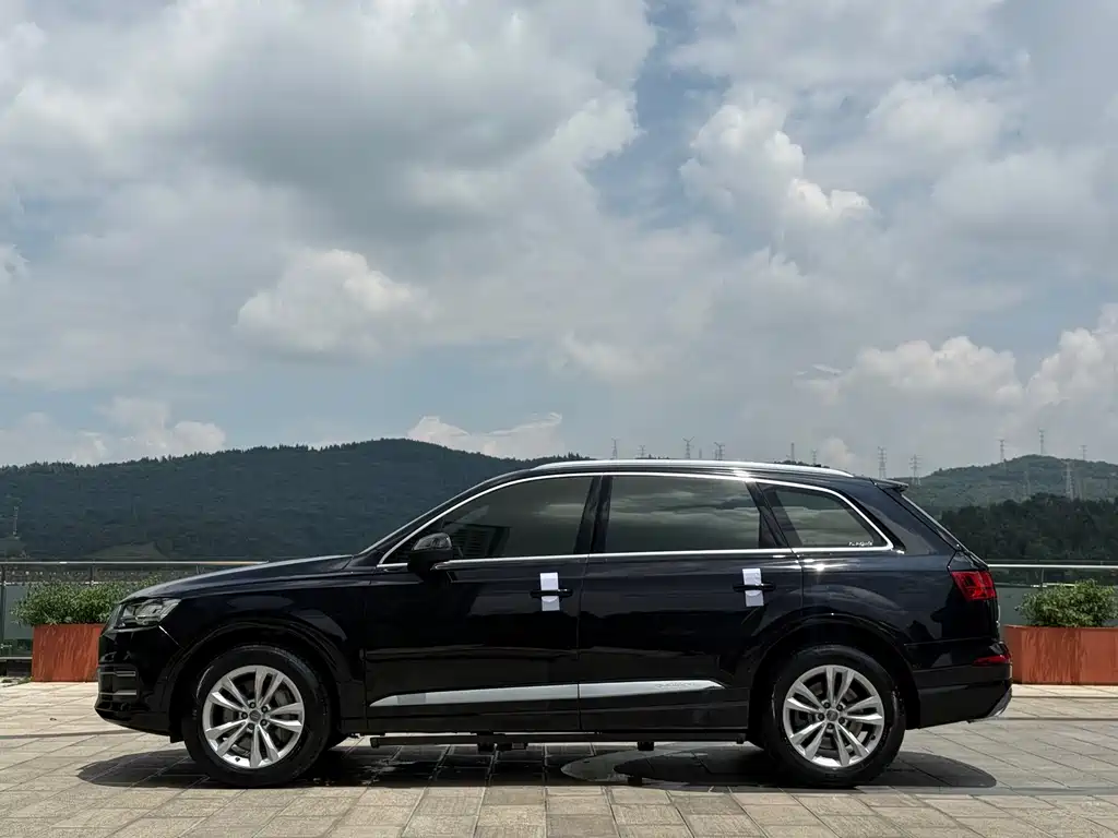 Audi Q7 2018 — фото 10