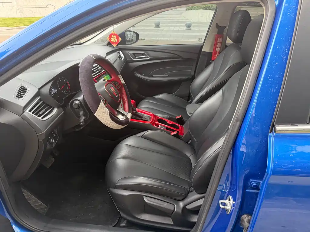 Roewe i5 2019