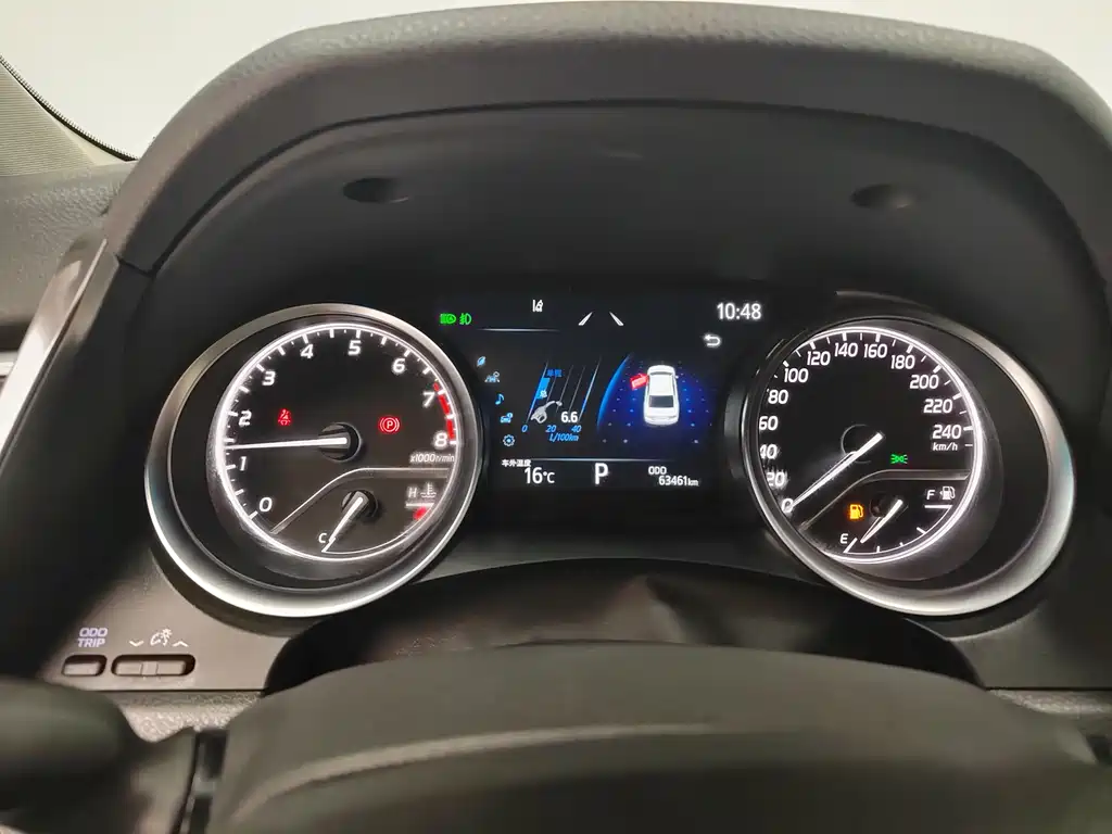 Toyota Camry 2022 — фото 12