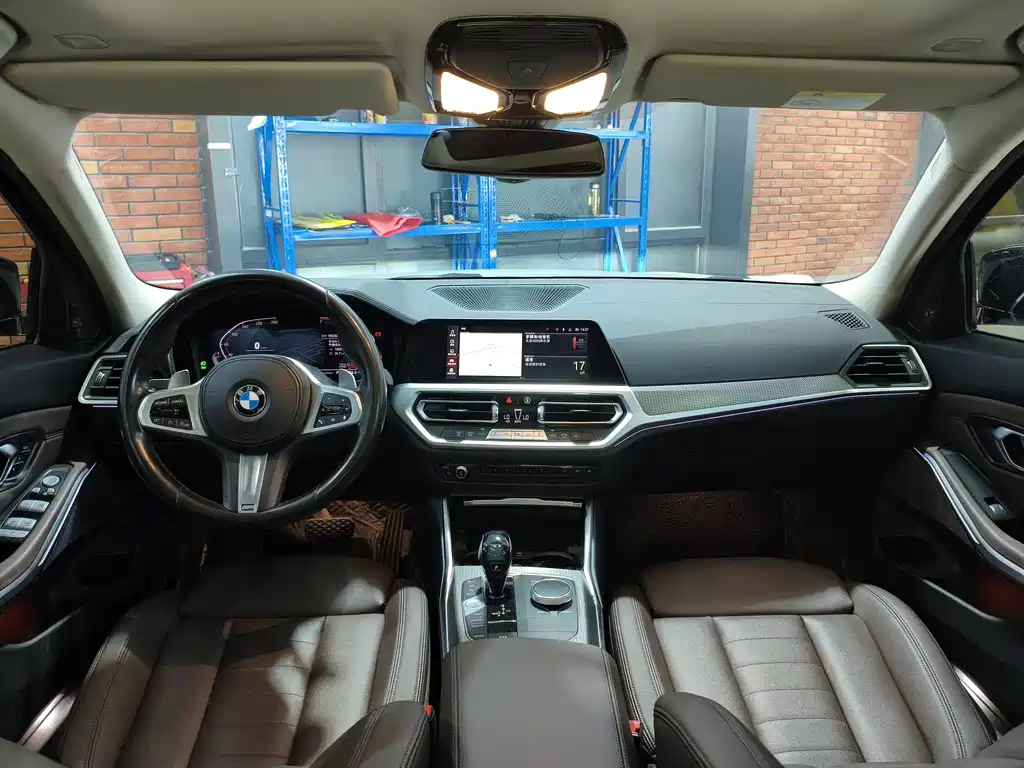 BMW 3 Series 2019 — фото 12
