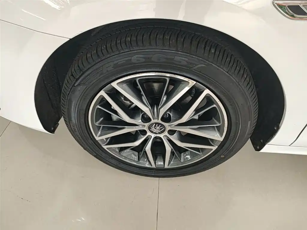 BYD Qin PLUS 2023 — фото 23