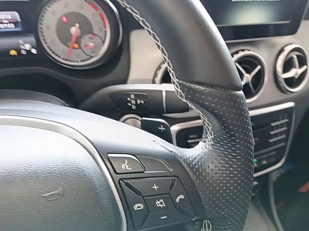 Mercedes-Benz GLA 2016 — фото 14