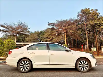 Volkswagen Sagitar 2016