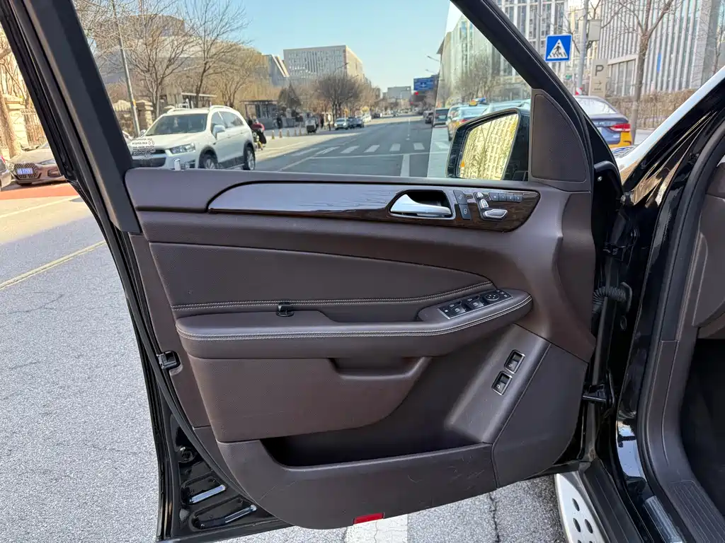 Mercedes-Benz GLS 2018 — фото 22