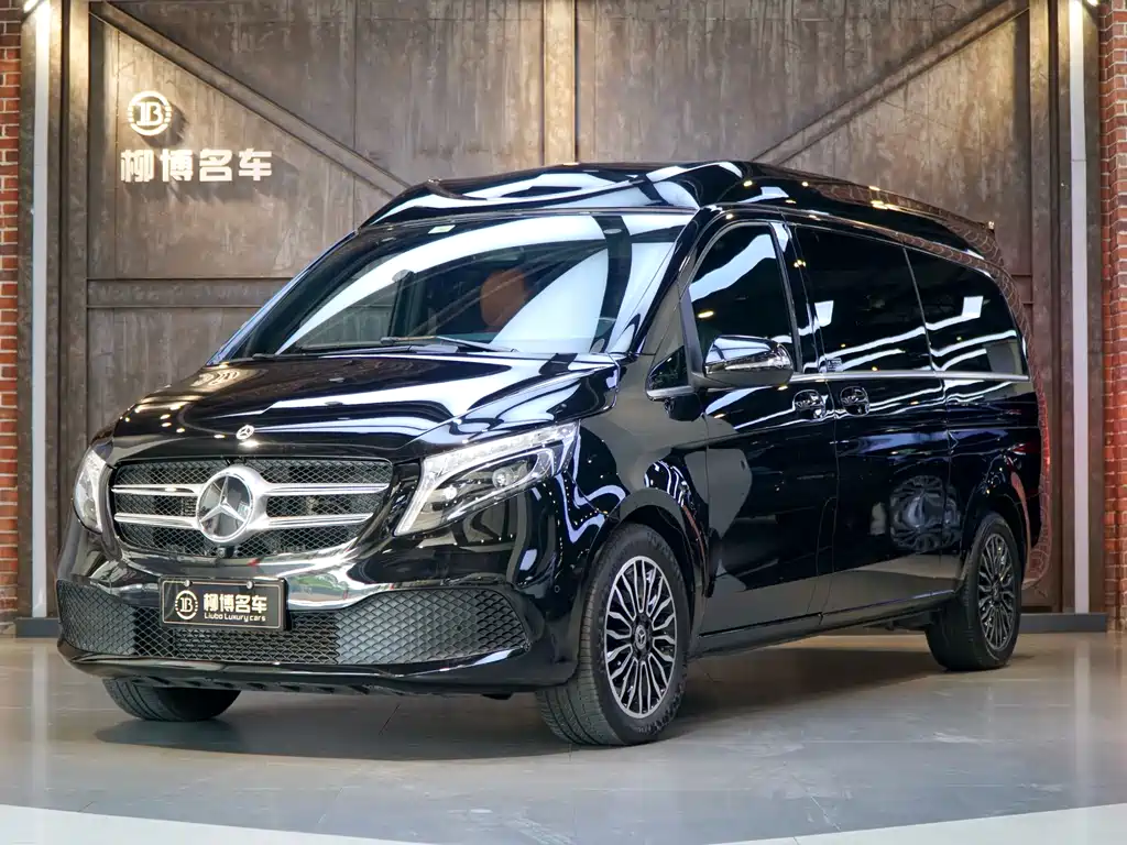 Mercedes-Benz V-Class 2022 — фото 1