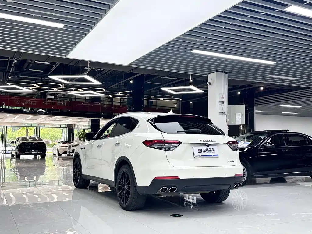 Maserati Levante 2021 — фото 20