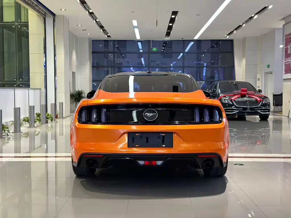 Ford Mustang 2018 — фото 10