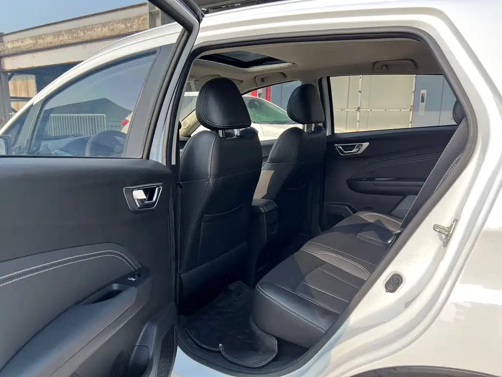 Geely Vision X3 2020 — фото 10