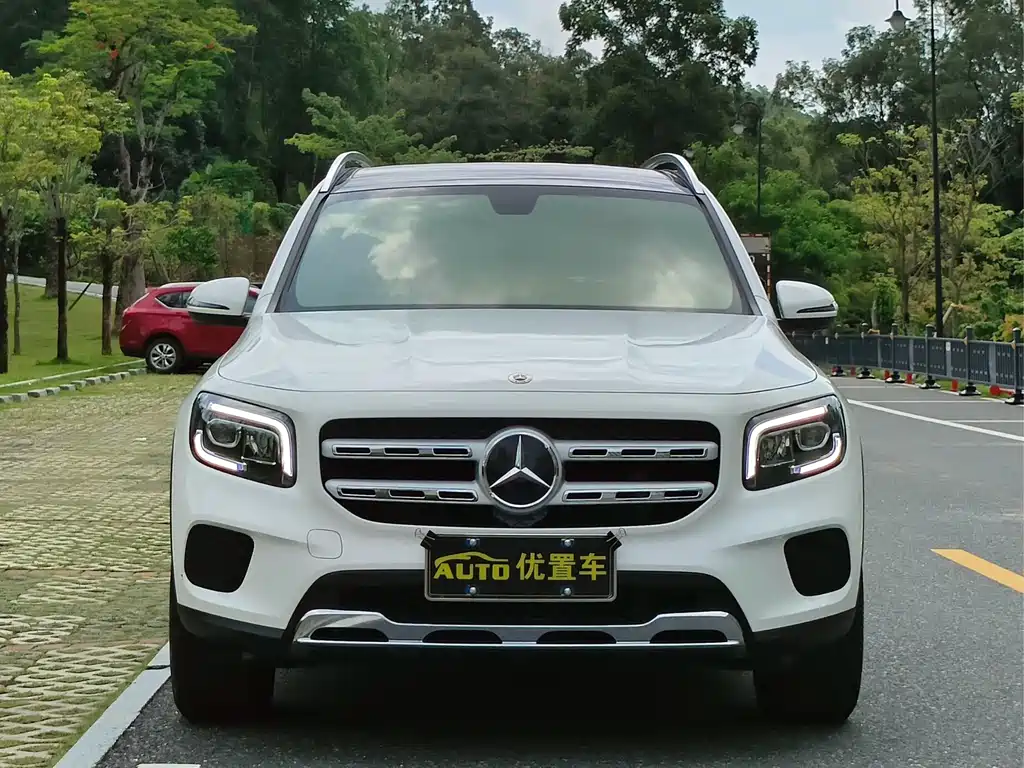 Mercedes-Benz GLB 2023
