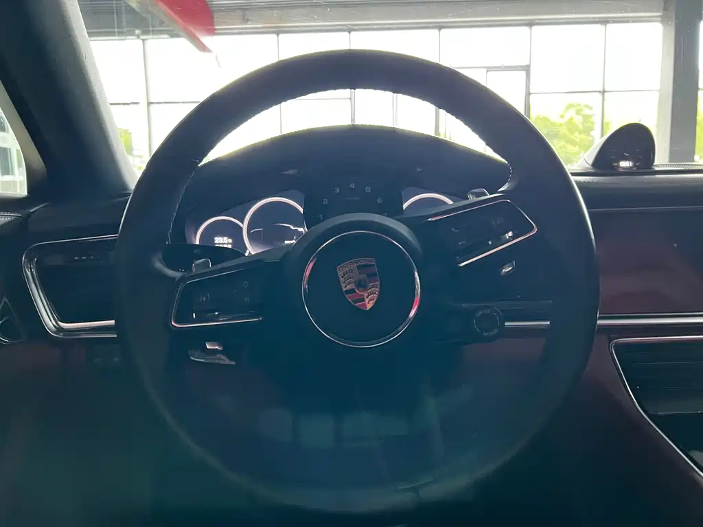 Porsche Panamera 2021 — фото 9