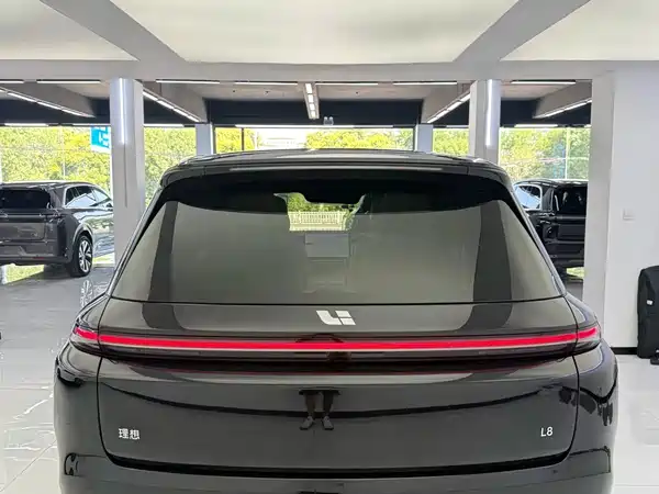 Li Auto L8 2025