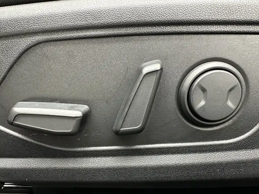 Hyundai Elantra 2023 — фото 13