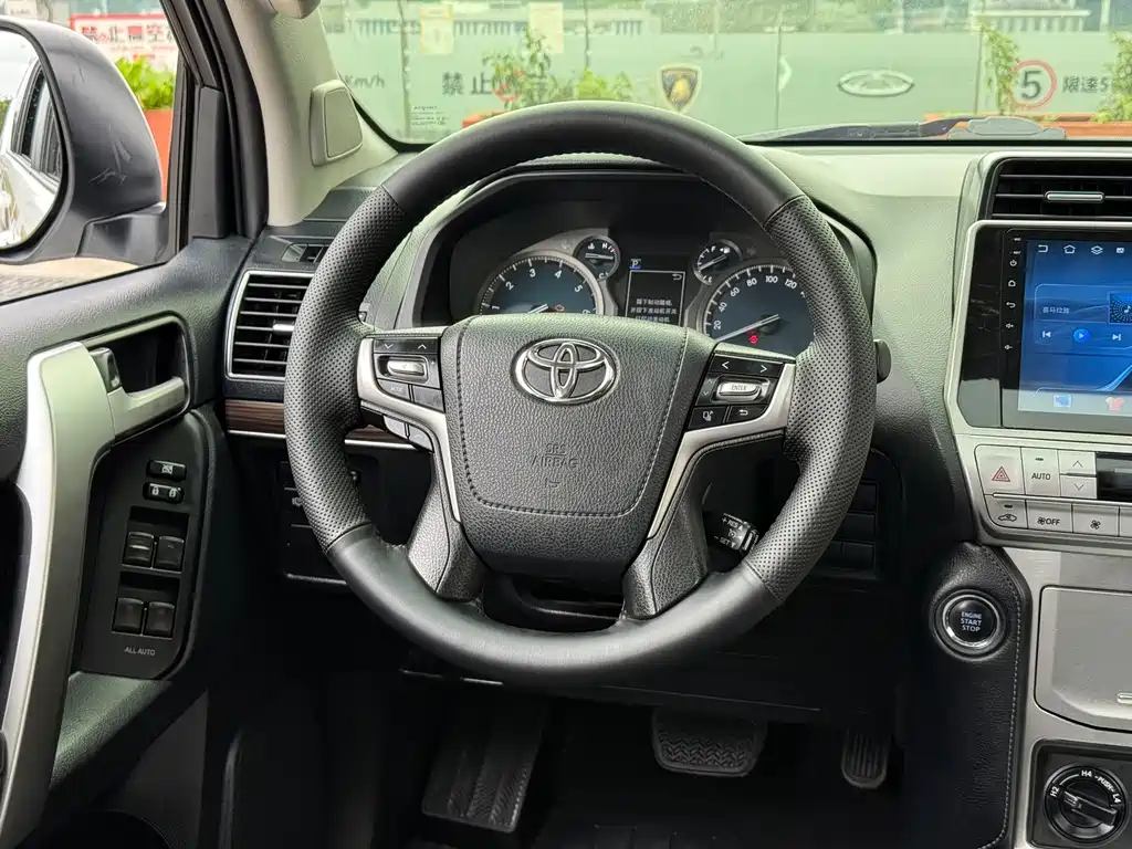 Toyota Prado 2018 — фото 16