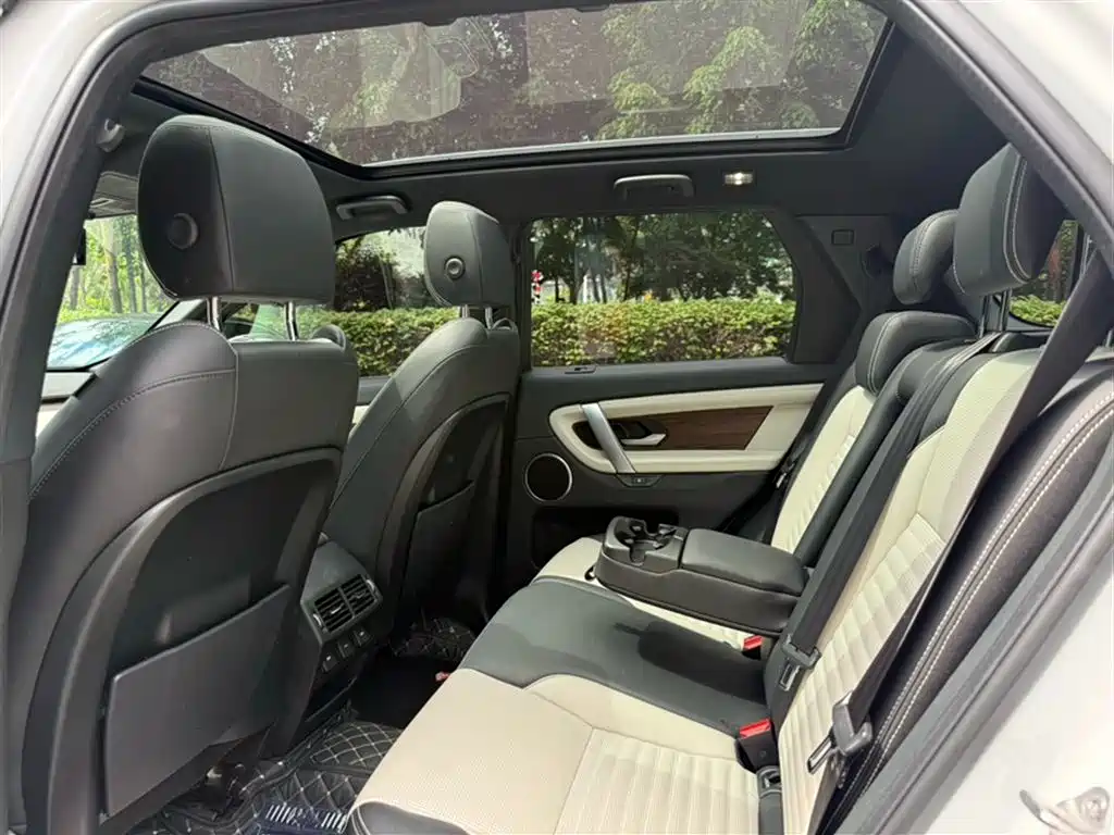 Land Rover Discovery Sport 2023 — фото 11