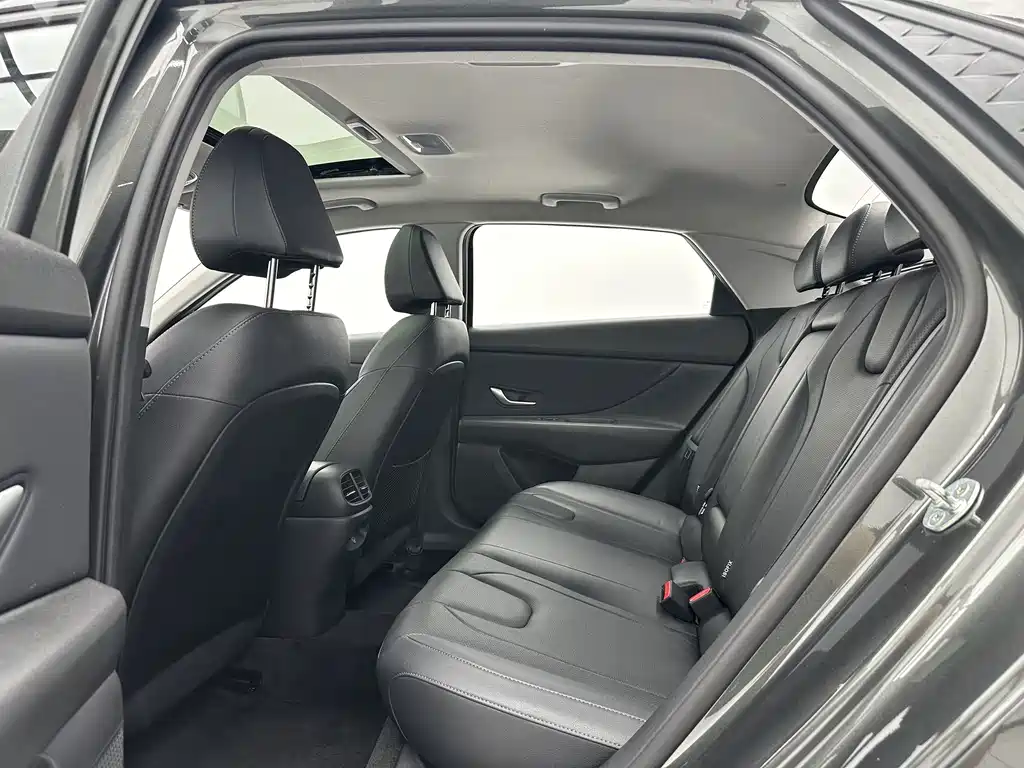 Hyundai Elantra 2023