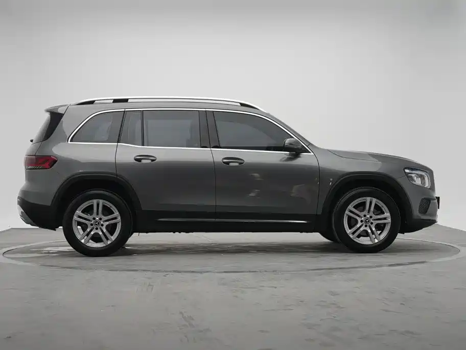 Mercedes-Benz GLB 2023