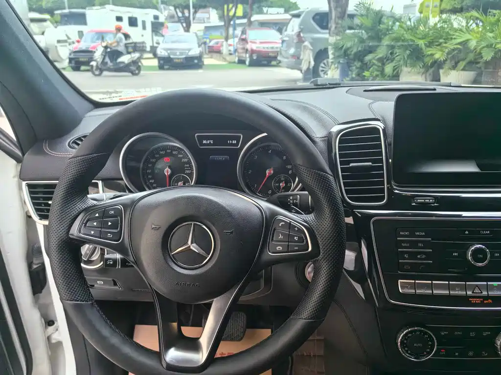 Mercedes-Benz GLE 2016 — фото 10