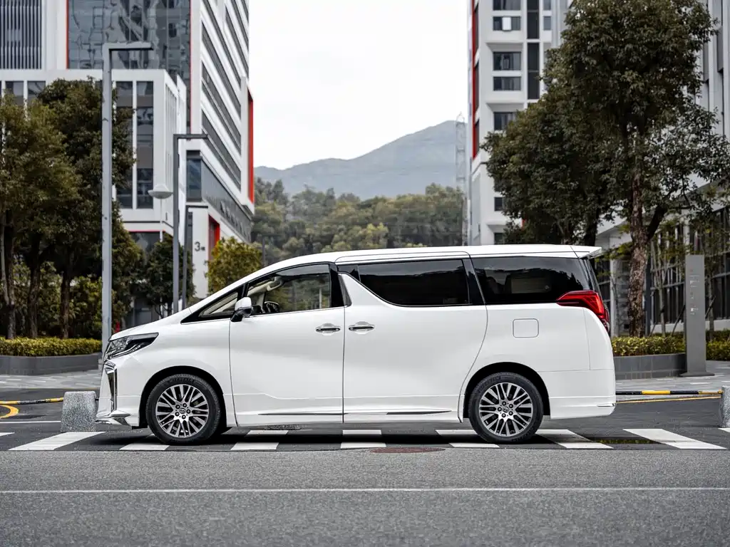 Toyota Alphard 2017 — фото 9