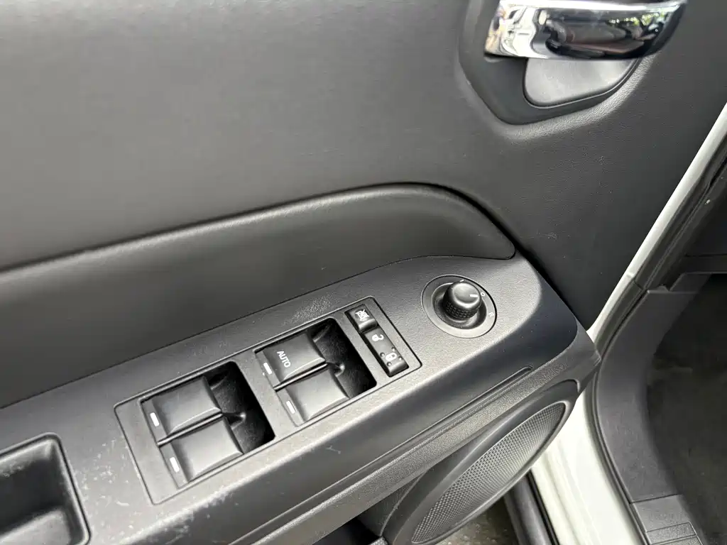 Jeep Compass 2013 — фото 5