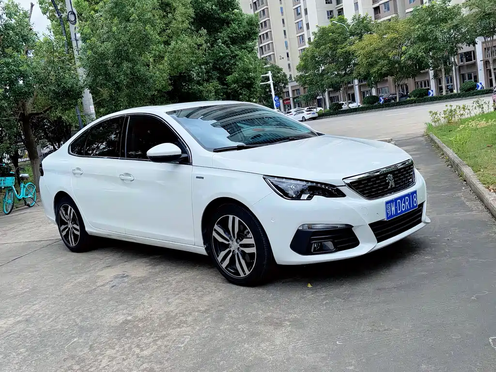 Peugeot 308 2018 — фото 3