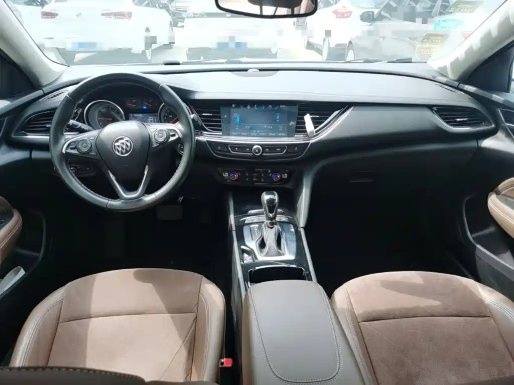 Buick Regal 2018 — фото 10