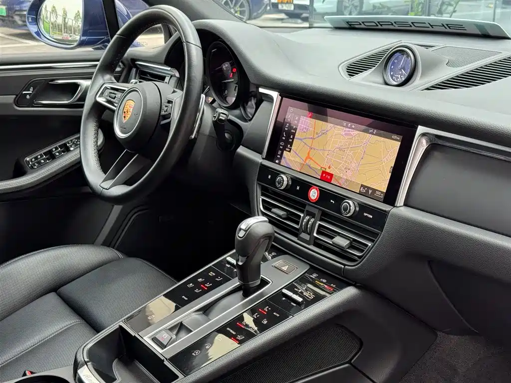 Porsche Macan 2023 — фото 13