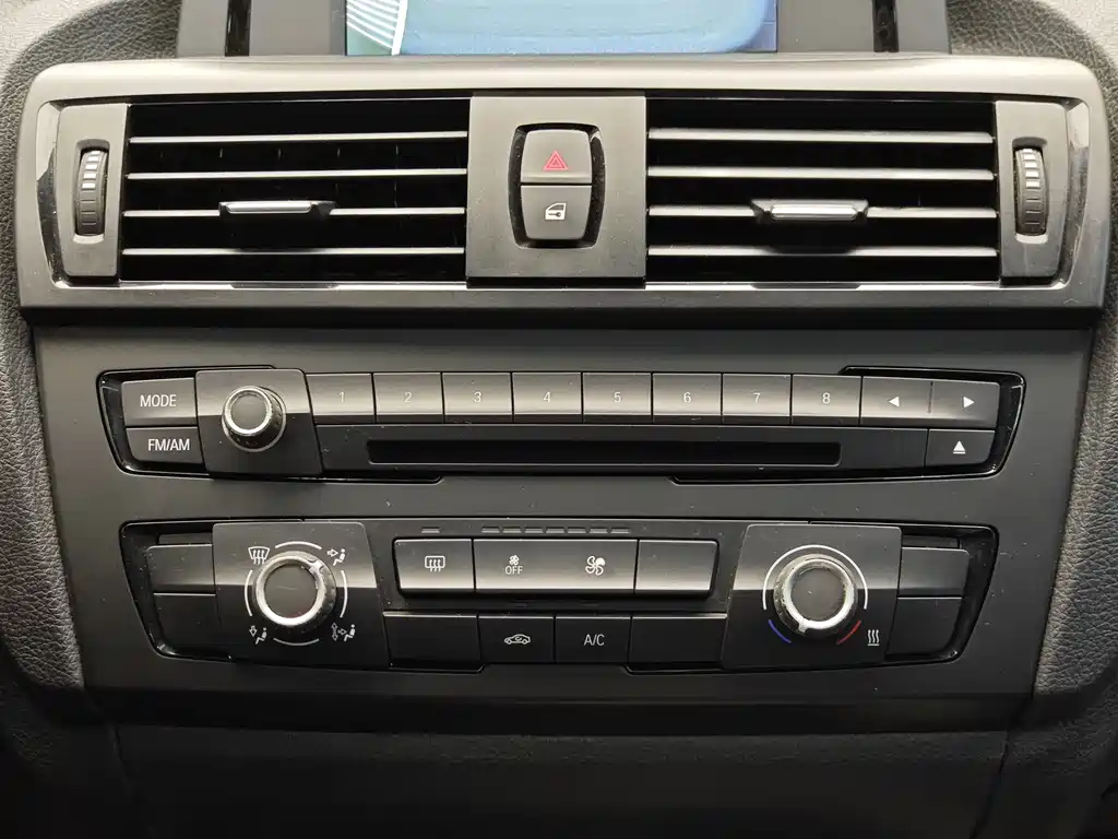 BMW 1 Series 2013 — фото 16