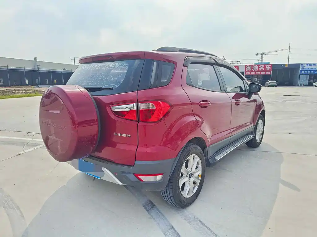 Ford EcoSport 2015 — фото 10