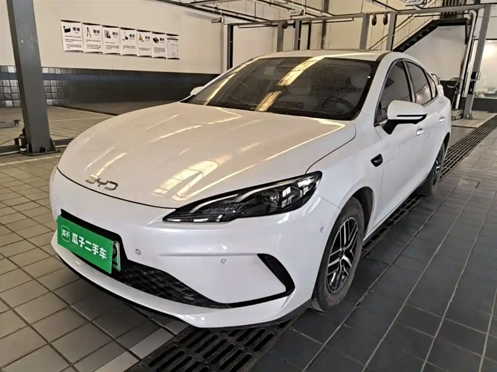 BYD Seal 05 DM-i 2025 — фото 2