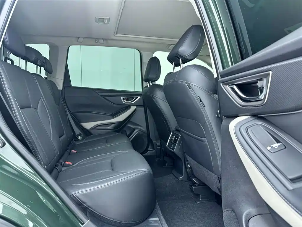 Subaru Forester 2022 — фото 24