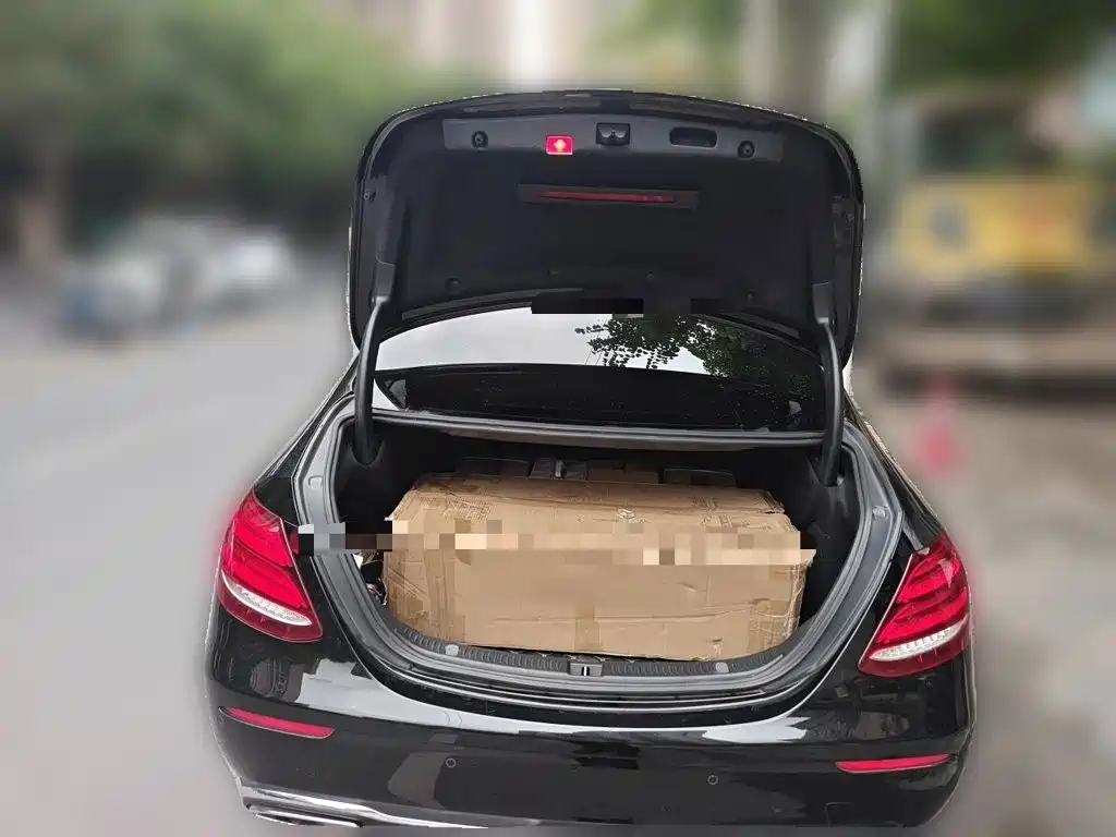 Mercedes-Benz E-Class 2019 — фото 20