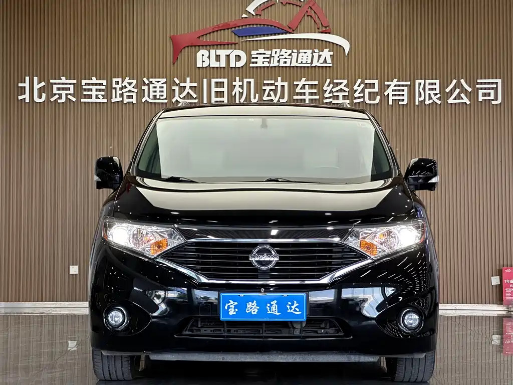 Nissan Quest 2017 — фото 2