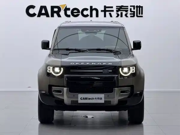 Land Rover Defender 2023