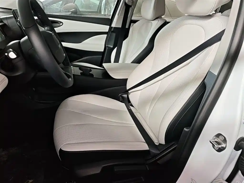 BYD Seal 05 DM-i 2026 — фото 15