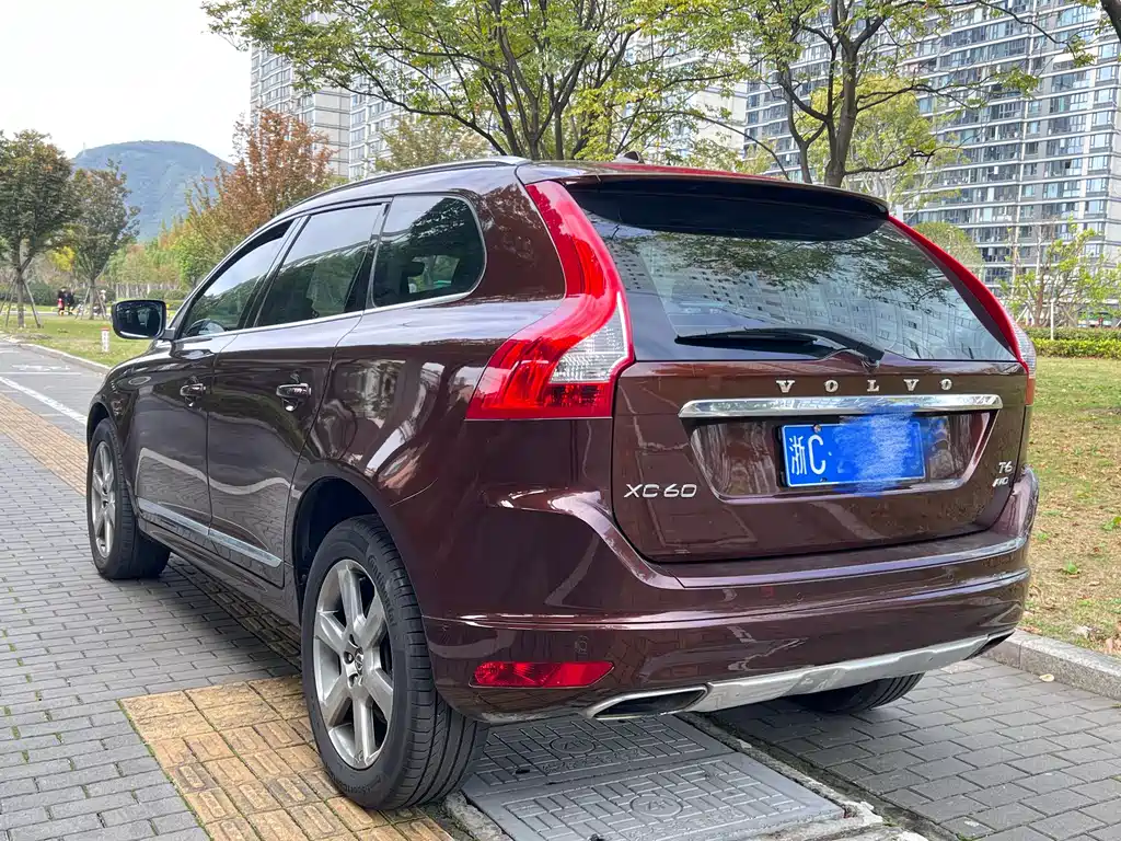 Volvo XC60 2014 — фото 23