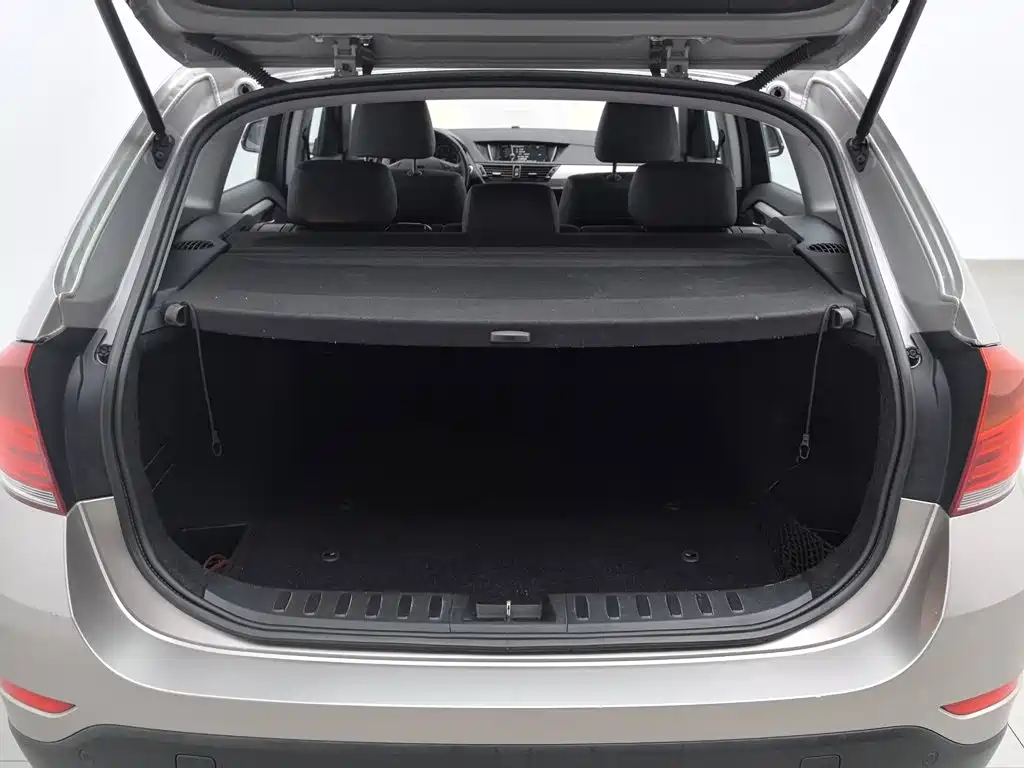 BMW X1 2014 — фото 16