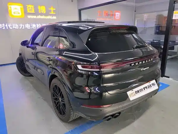 Porsche Cayenne 2024