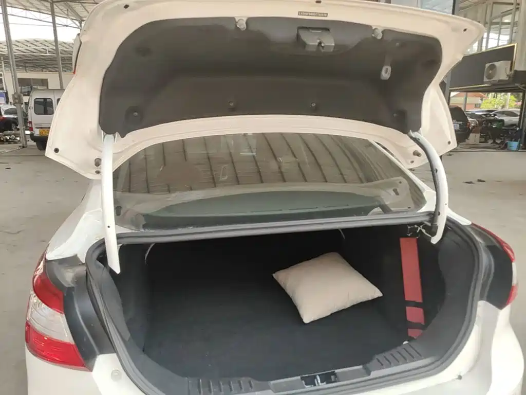 Ford Focus 2014 — фото 19