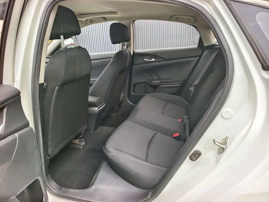 Honda Civic 2018 — фото 10
