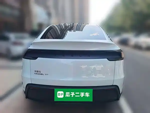 Tesla Model Y 2026