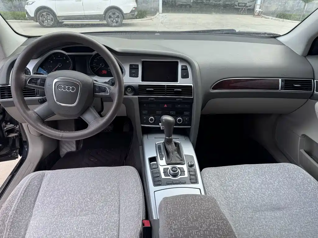 Audi A6L 2010