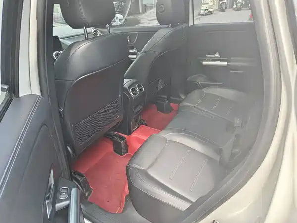 Mercedes-Benz GLA 2021