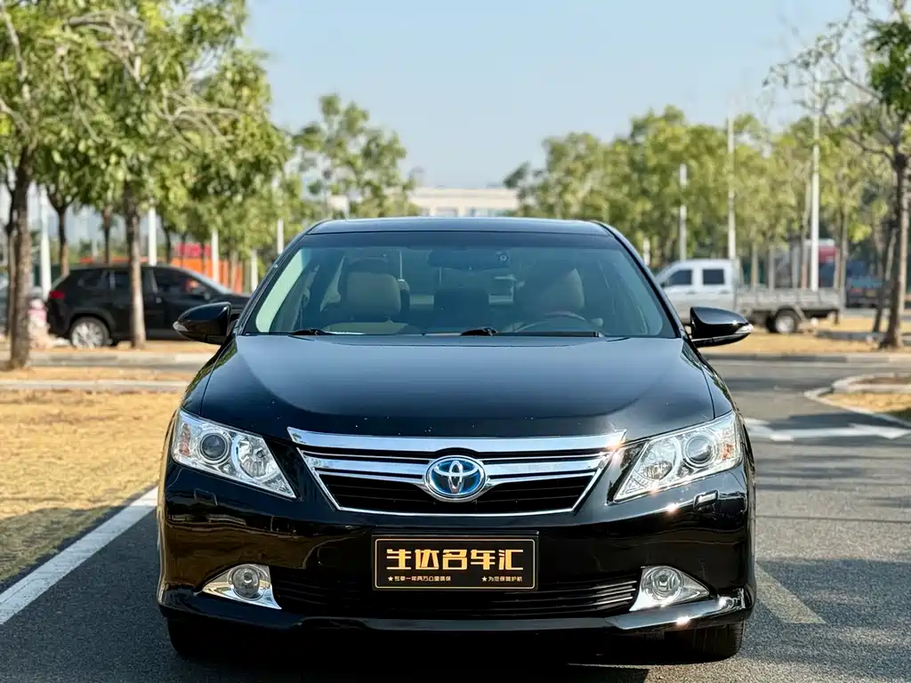 Toyota Camry 2014 — фото 2