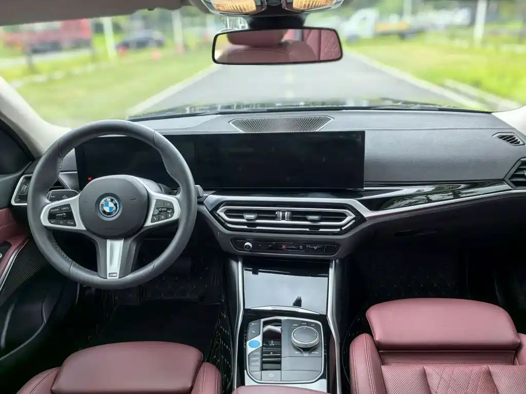 BMW i3 2024 — фото 13