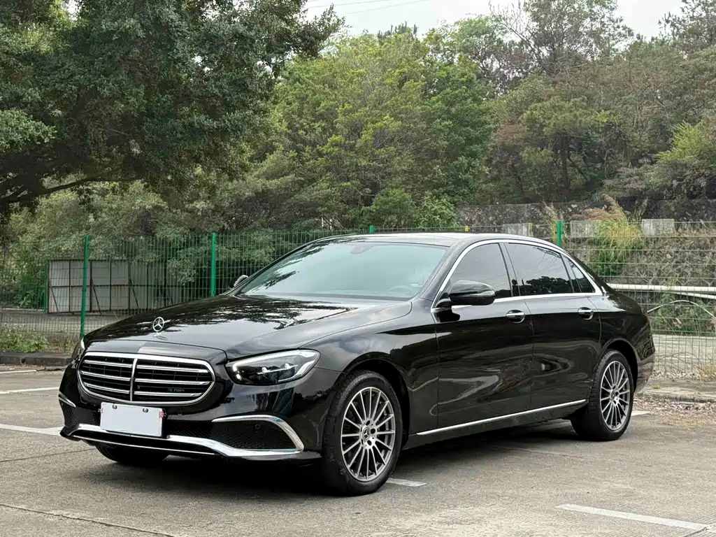 Mercedes-Benz E-Class 2023 — фото 3