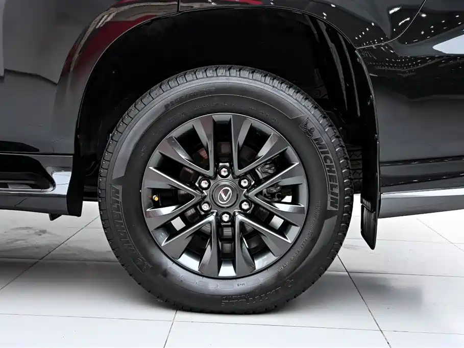 Lexus GX 2023 — фото 34