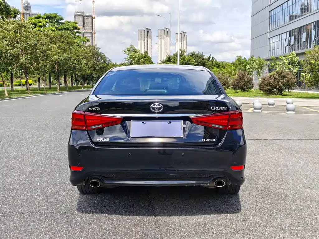 Toyota Crown 2018 — фото 18